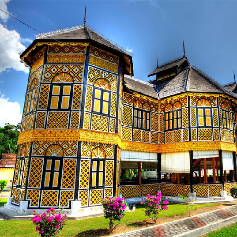 Istana Kenangan (2km from hotel)