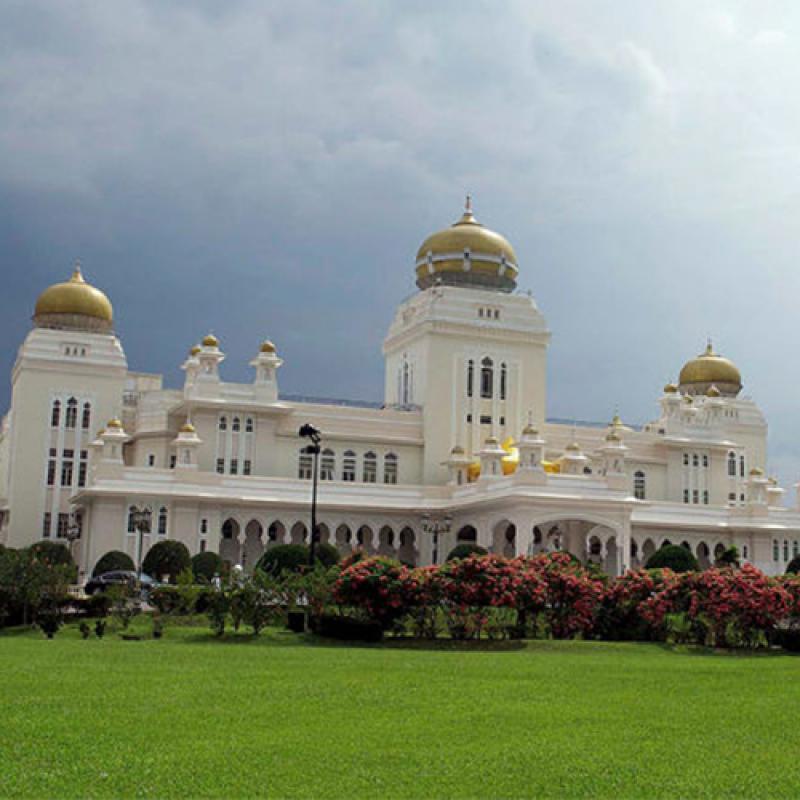 Istana Iskandariah (1.7km from hotel)